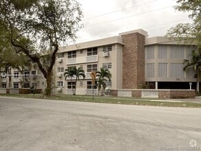 Building Photo - 6580 Santona St
