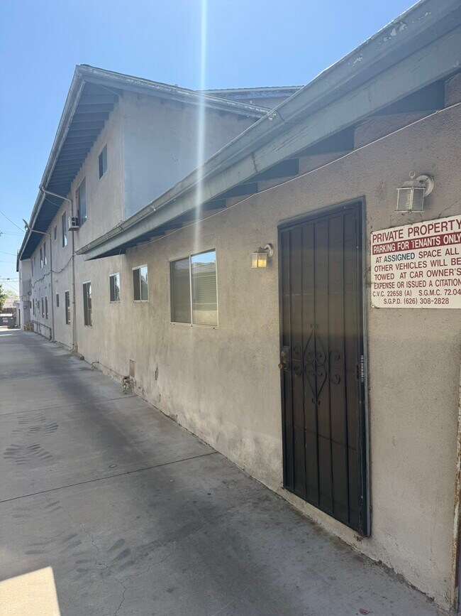 Foto del edificio - 1330 Stevens Ave