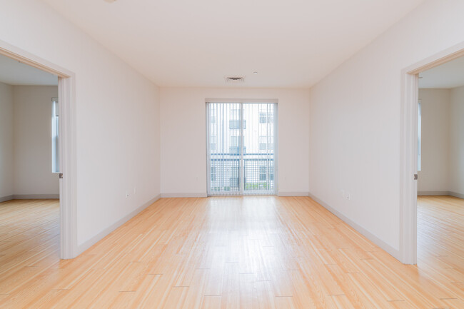 Building Photo - 292 D St