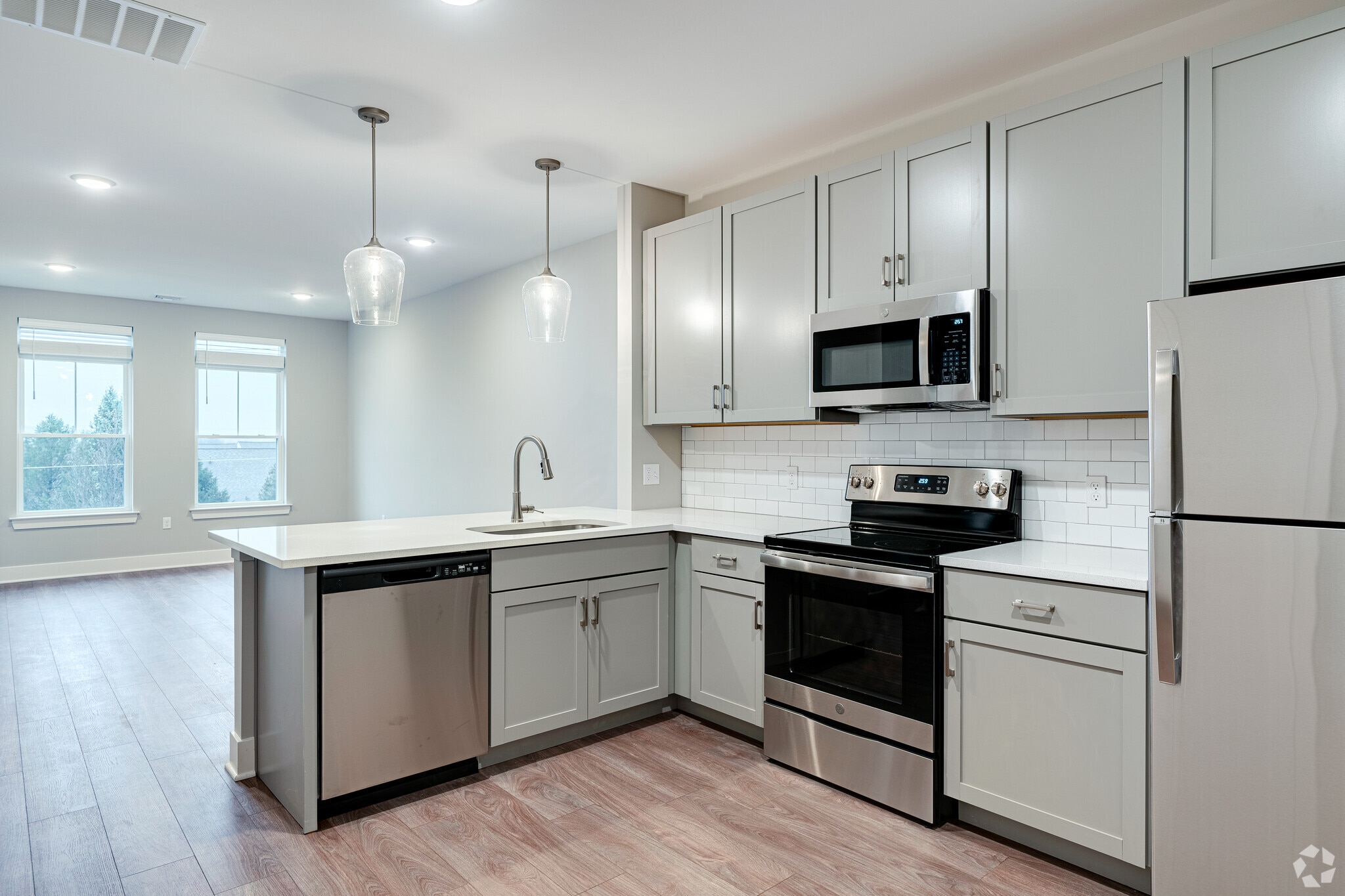 Sullivan Parke Apartments primary photo