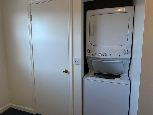 Foto del edificio - 419 Gibson Ln