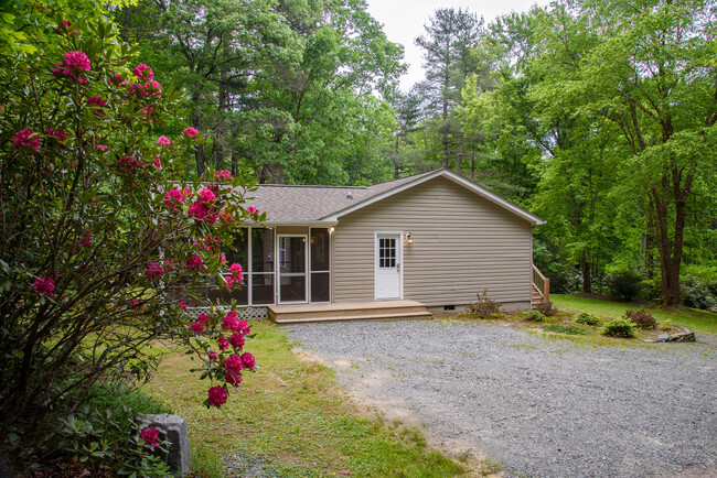 Building Photo - 34 Sugar Creek Dr
