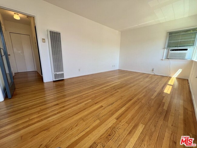 Building Photo - 2513 Euclid St