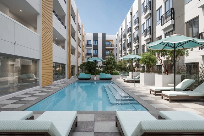 Building Photo - Sync on Canoga