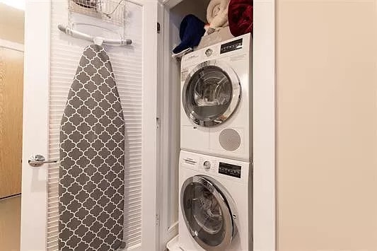Washer Dryer - 9 Ave At Port Imperial