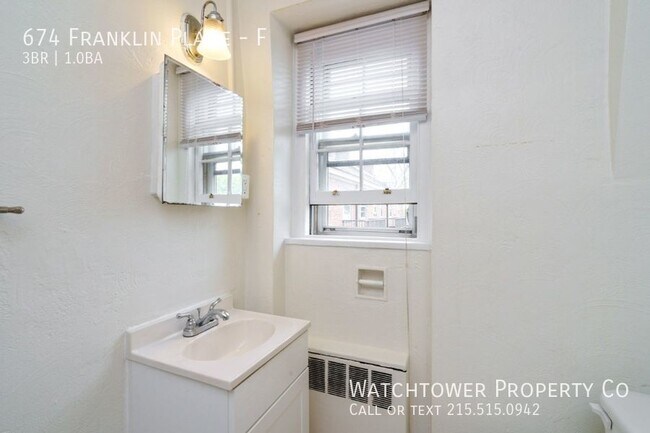 Building Photo - The Perfect 3BR in a gated community with ...