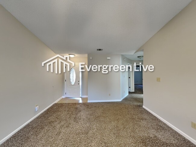 Foto del edificio - 183 Regency Park Dr