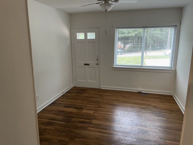 Building Photo - 2921 Wade Ave