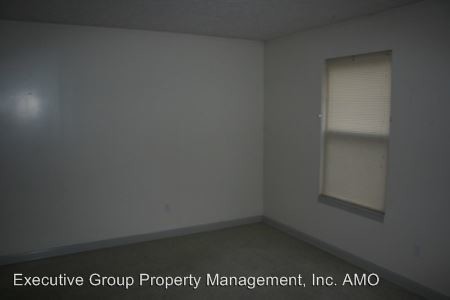 Building Photo - 1113 Crowne Pointe Dr