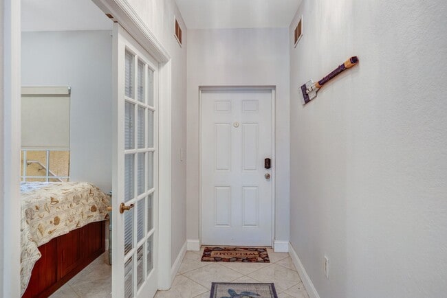 Building Photo - ** BOTANICAL PLACE ** 3 BED / 2 BATH - CON...