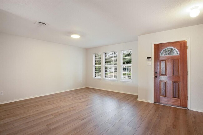 Building Photo - 11140 Currin Ln