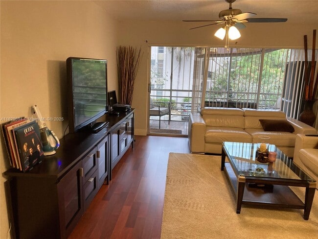Foto del edificio - 469 N Pine Island Rd
