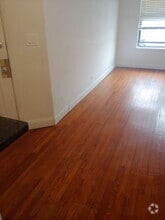 Building Photo - 307 E 50th St