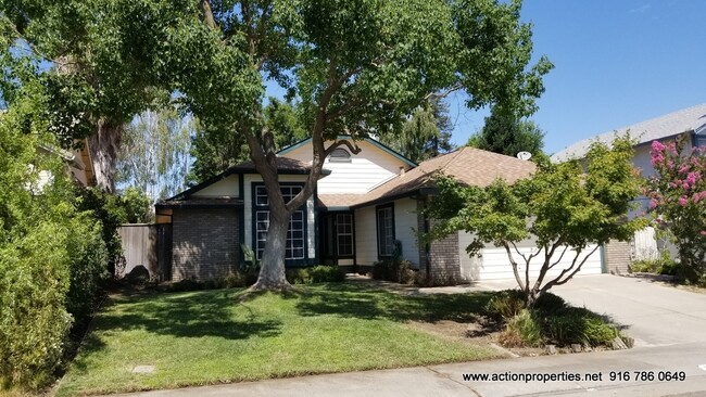 Building Photo - Antelope, 3 Bedroom 1450sq ft, New Paint, ...