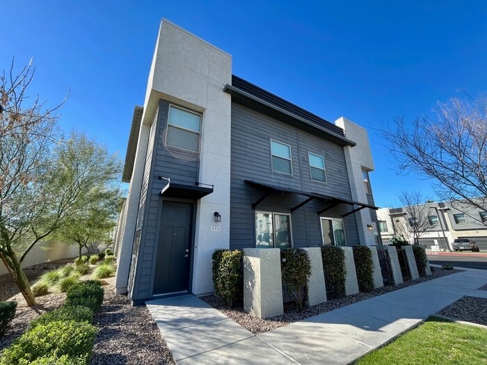 Foto principal - 7533 E Billings St