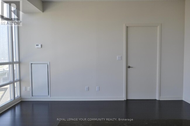 Building Photo - 15-1015 Bruyeres Mews