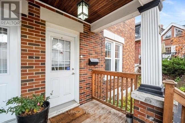 Building Photo - 21 Acacia Ave.