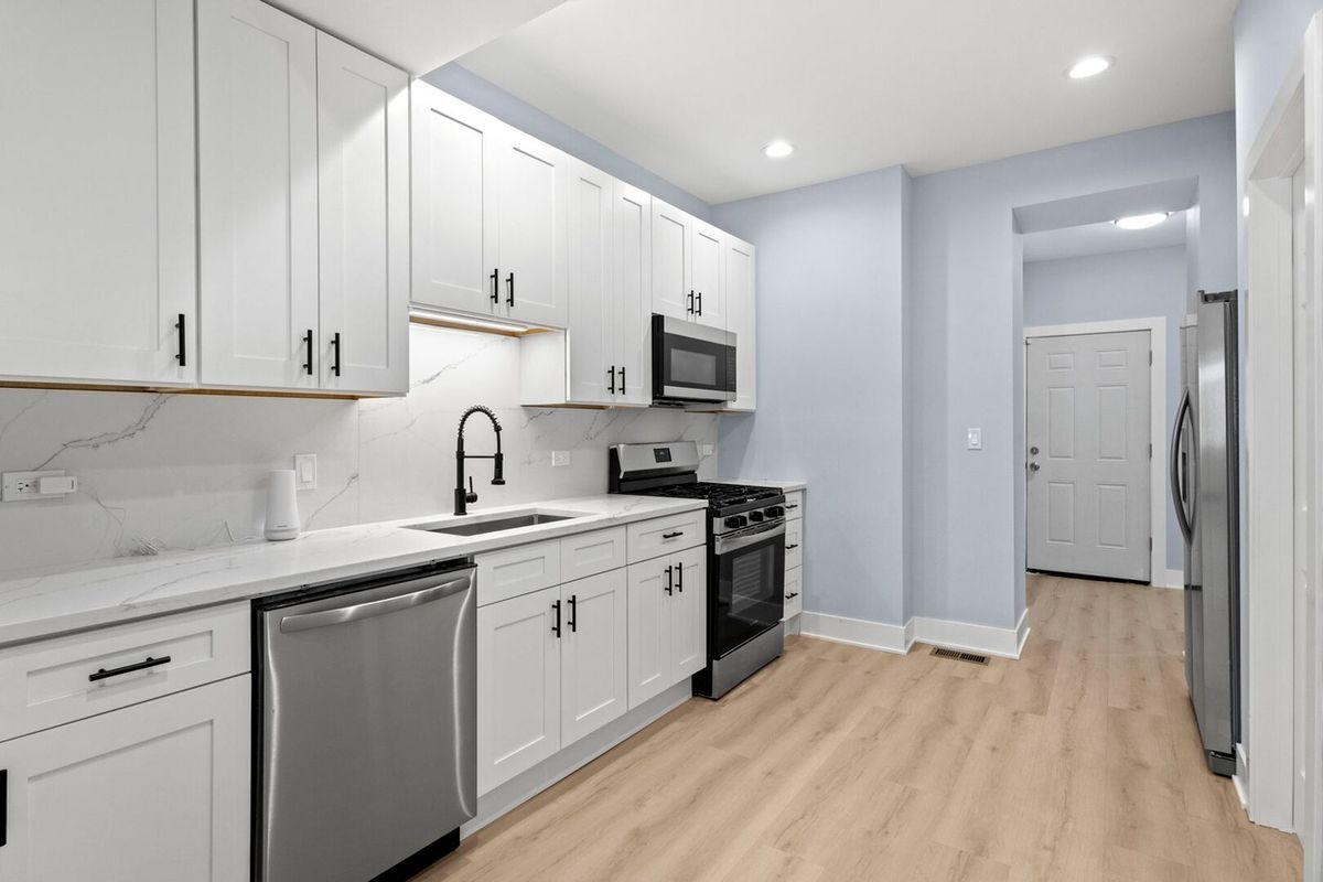 Foto principal - 25 S Albany Ave