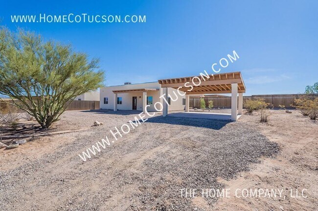 Building Photo - AVAILABLE NOW! **Short & Long term leases ...