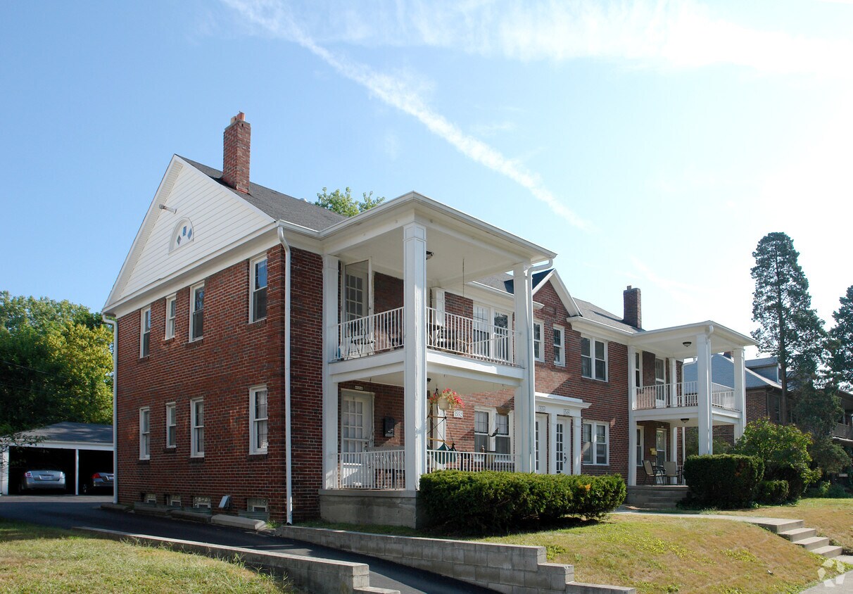 Foto principal - 1546-1552 W 3rd Ave