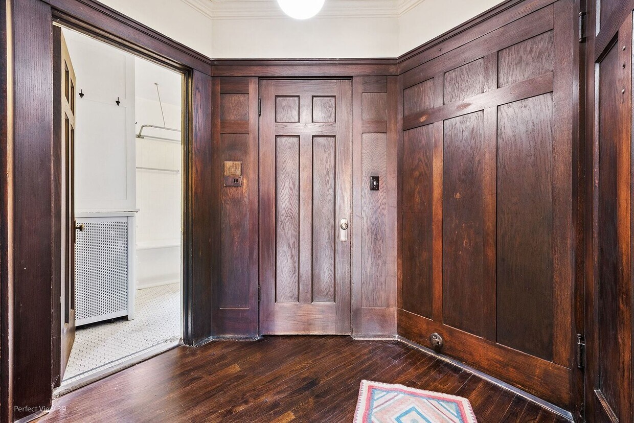 Foto principal - 1372 E 57th St