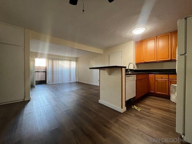Foto del edificio - 3550 Ruffin Rd