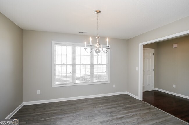 Building Photo - 213 Comet Ct
