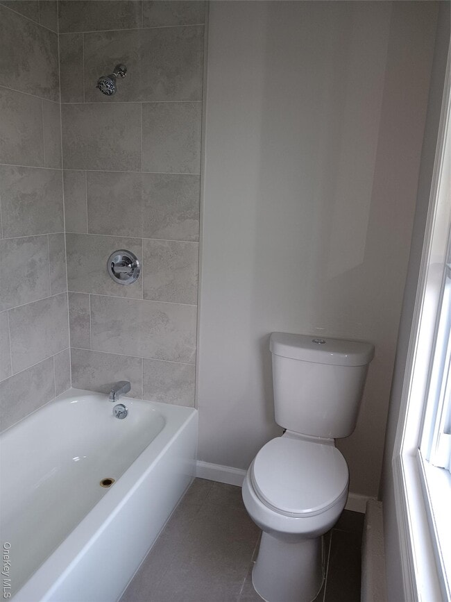 Building Photo - 142 Smith St