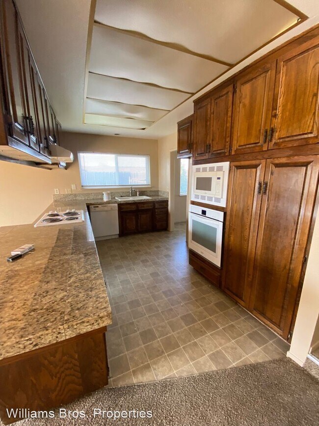 Foto del edificio - 3 br, 2 bath House - 640 Dale Way