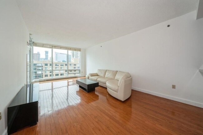 Foto del edificio - 20 Newport Pkwy