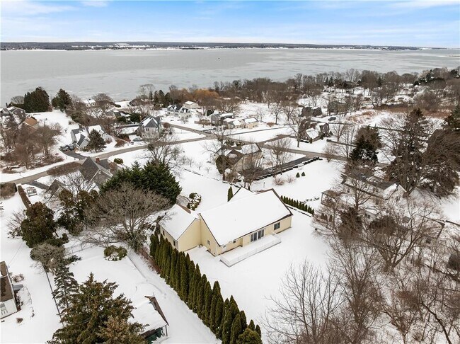 Building Photo - 18 Peggy Ln