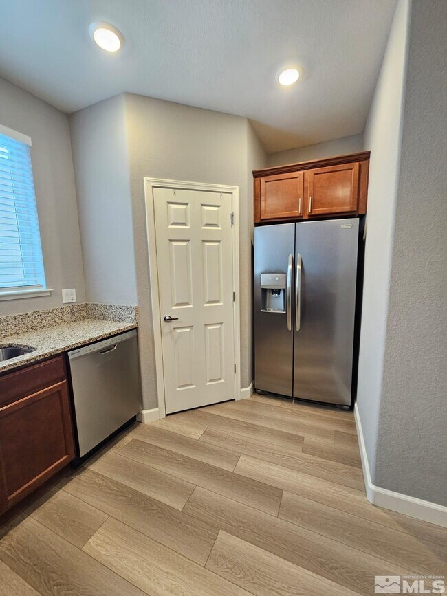 Building Photo - 3166 Sterling Ridge Cir