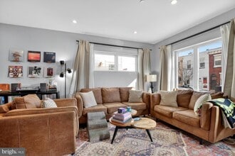 Building Photo - 2524 Sepviva St