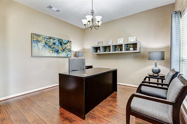 Building Photo - 2208 Breezeway Bend Dr