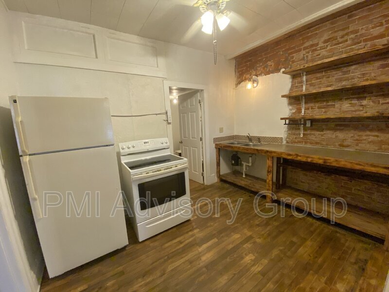 Primary Photo - 524 Market St