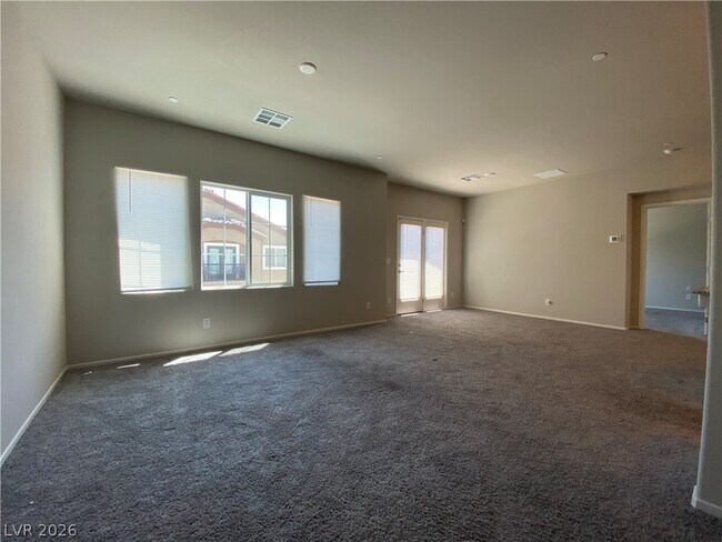 Foto del edificio - 4650 Blaise Ave
