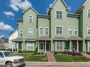Building Photo - 1620 Carpenter Dr