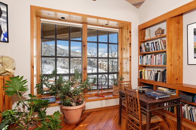 Foto del edificio - 172 Deer Ridge Ln