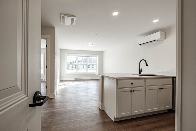 Building Photo - 1 S Bridgton Rd