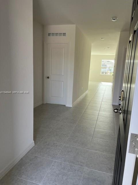 Foto del edificio - 2027 Churchill Ave N