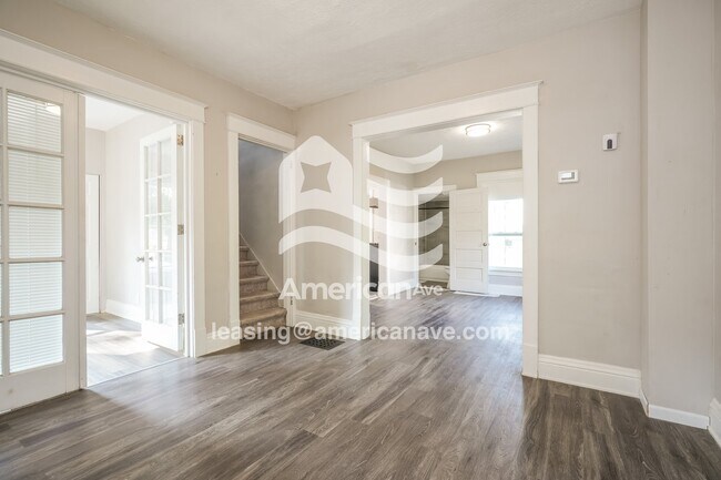 Foto del edificio - 919 E Calvert St