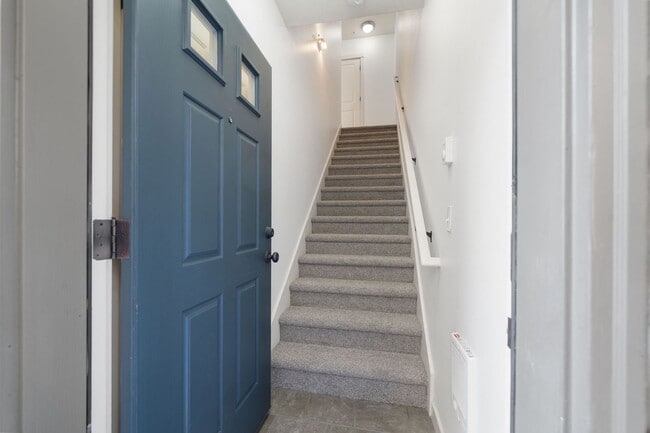 Foto del edificio - 648 NE Newstead Ln