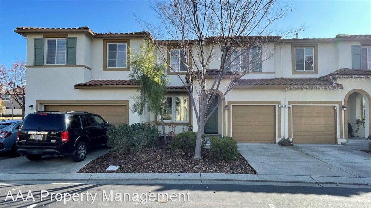 Primary Photo - 4 br, 3 bath House - 388 Karelian Street