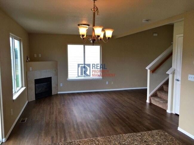 Building Photo - 2360 Sierra Springs Dr