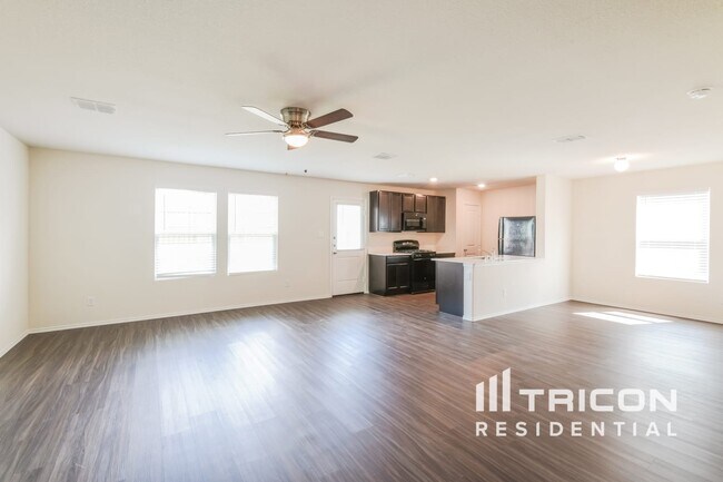Foto del edificio - 5664 McClelland St