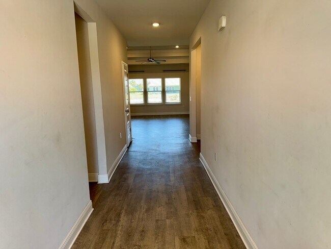 Foto del edificio - 145 Sandy Ln