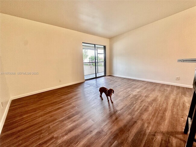 Foto del edificio - 19700 SW 103rd Ct