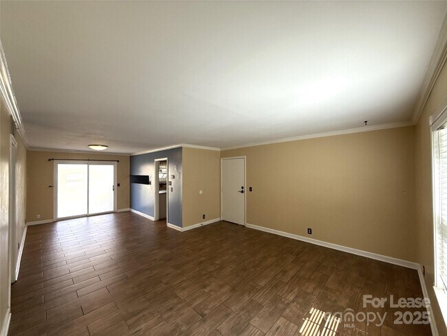 Foto del edificio - 2632 Park Rd