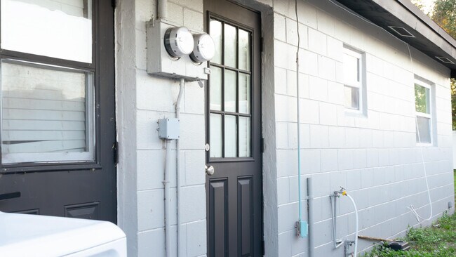 Building Photo - 713 N 23rd St