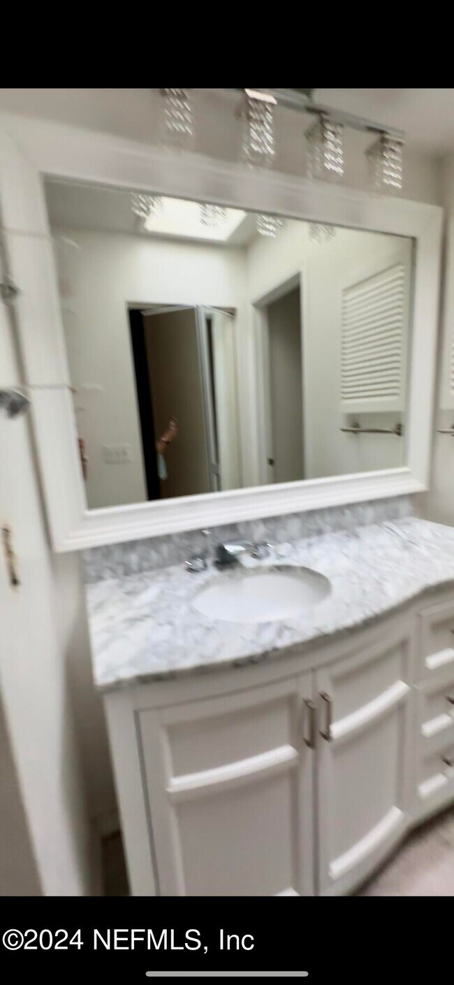 Building Photo - 170 La Pasada Cir S